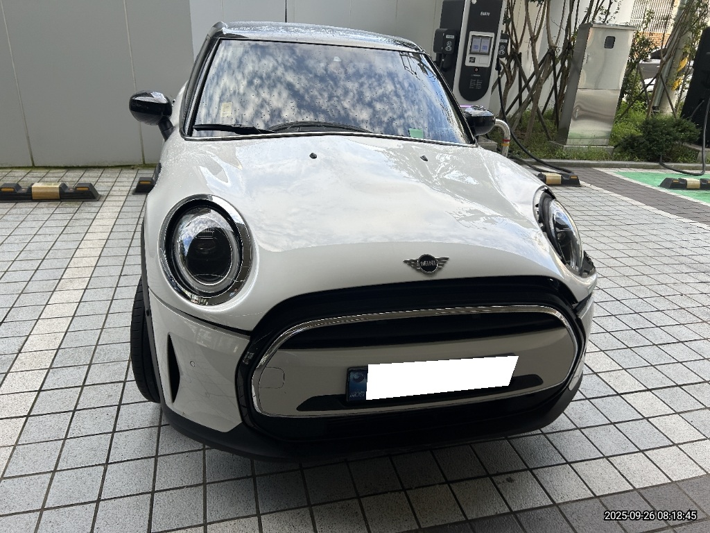 [Reserved]2024 Mini Cooper 5-door Classic 3rd gen (V47477) pre-producted