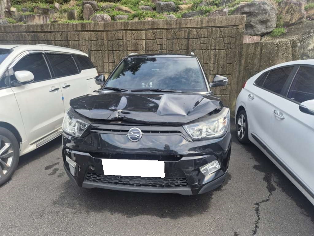 2017 Tivoli Diesel 2WD 1.6 LX (129960) pre-producted