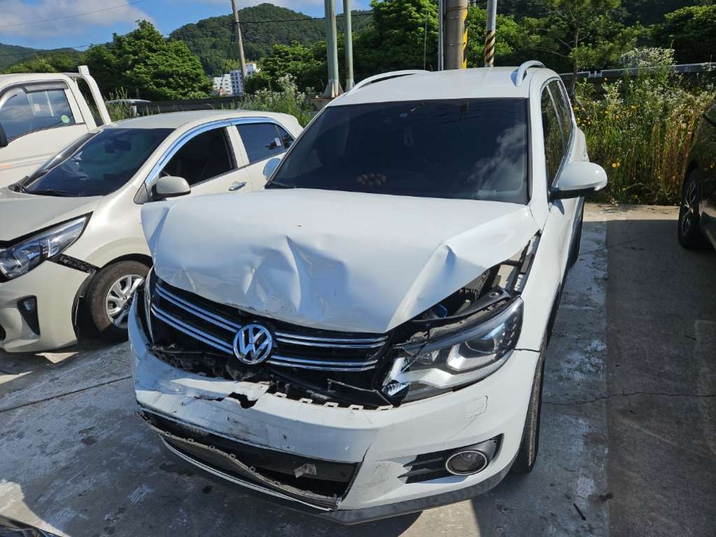 2016 Volkswagen New Tiguan 2.0 TDI Premium (503654) pre-producted