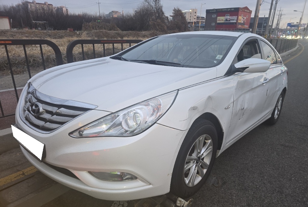 2010 YF Sonata LPI Premier (067628) pre-producted