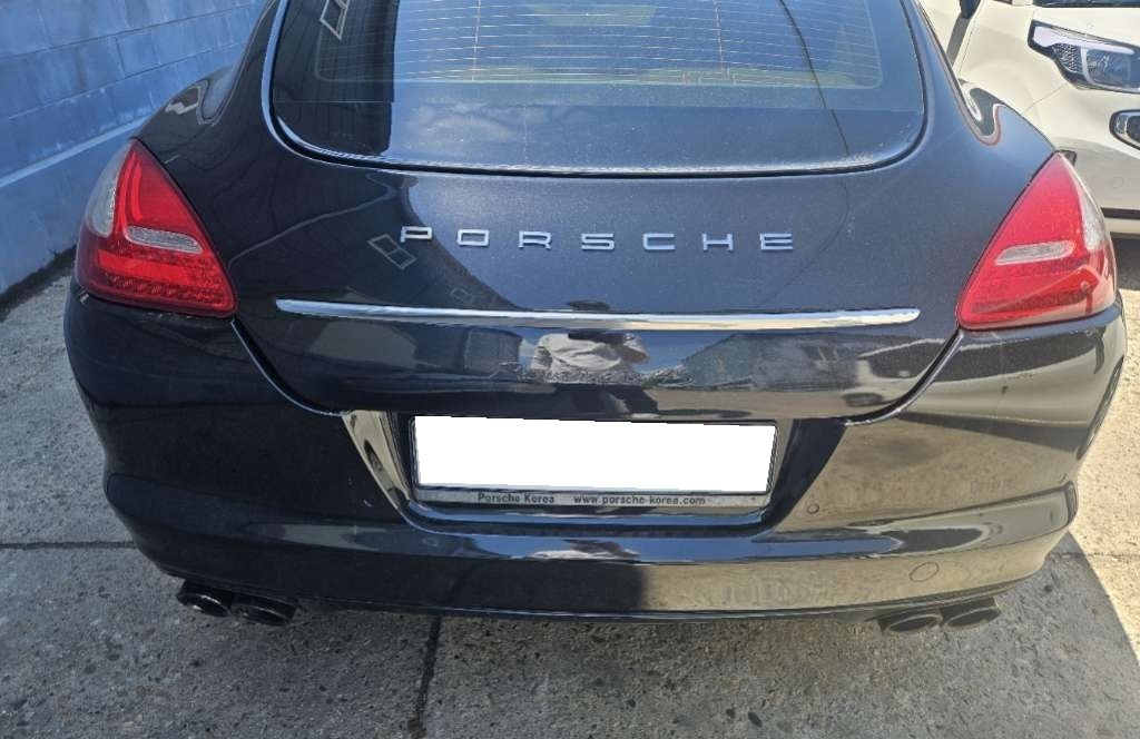 2013 Porsche Panamera 4.8 4S (060398) pre-producted