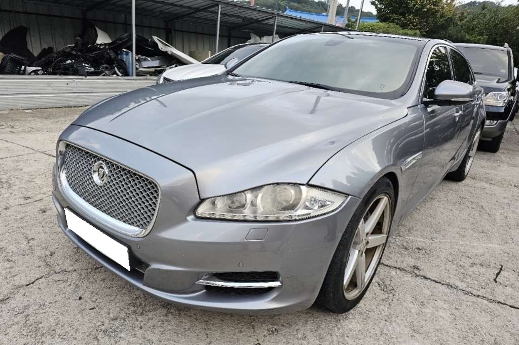 2011 Jaguar XJ (X351) 3.0D Premium Luxury LWB (V15848) pre-producted