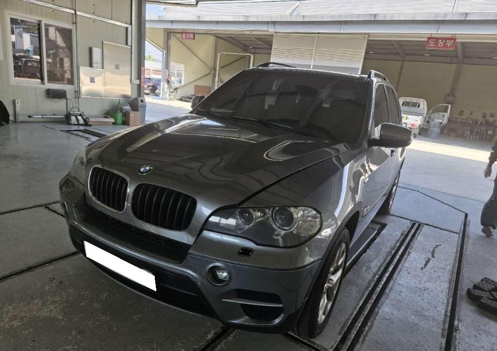 2013 BMW X5 (E70) xDrive 30d (843866) pre-producted