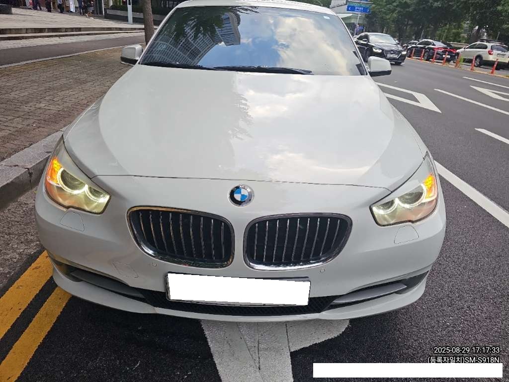 2012 BMW 5 Series GT (F07) GT 30d (910379) pre-producted
