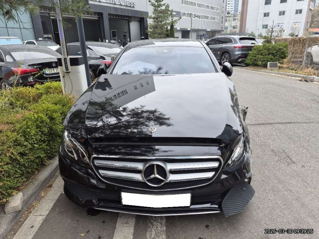 2017 Benz E-Class W213 E200 Avantgarde (256728) pre-producted