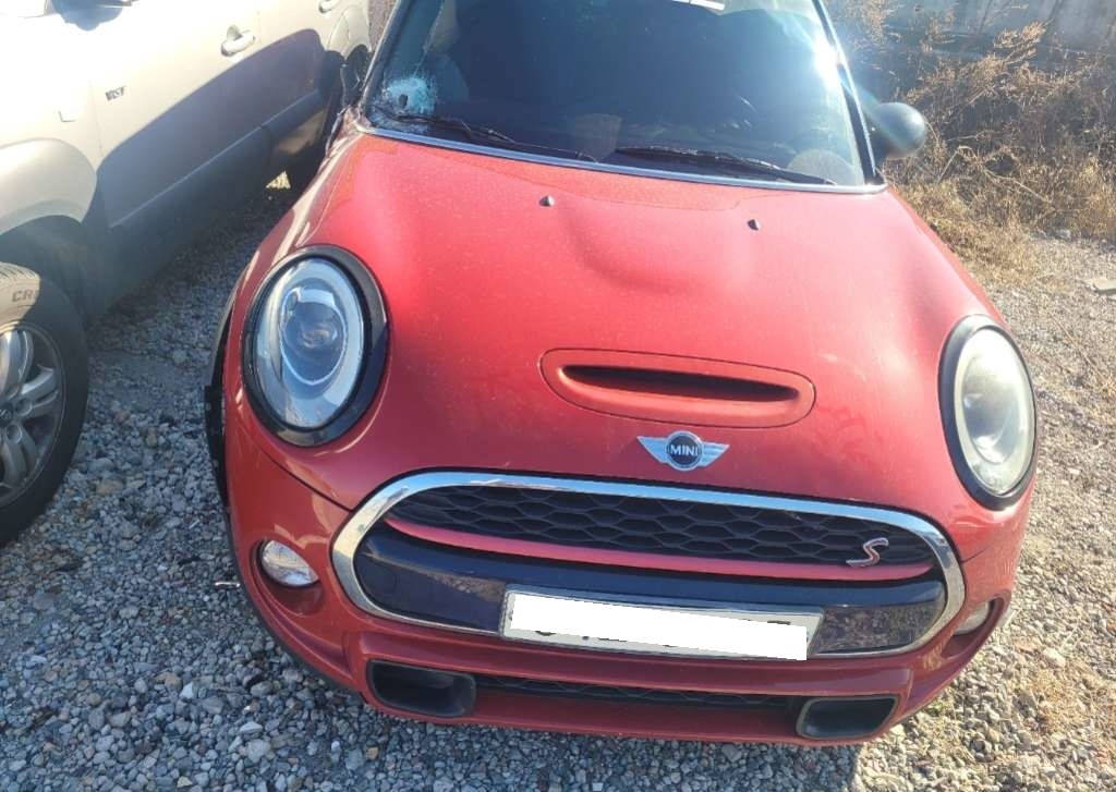 2016 mini Cooper S (B32016) pre-producted