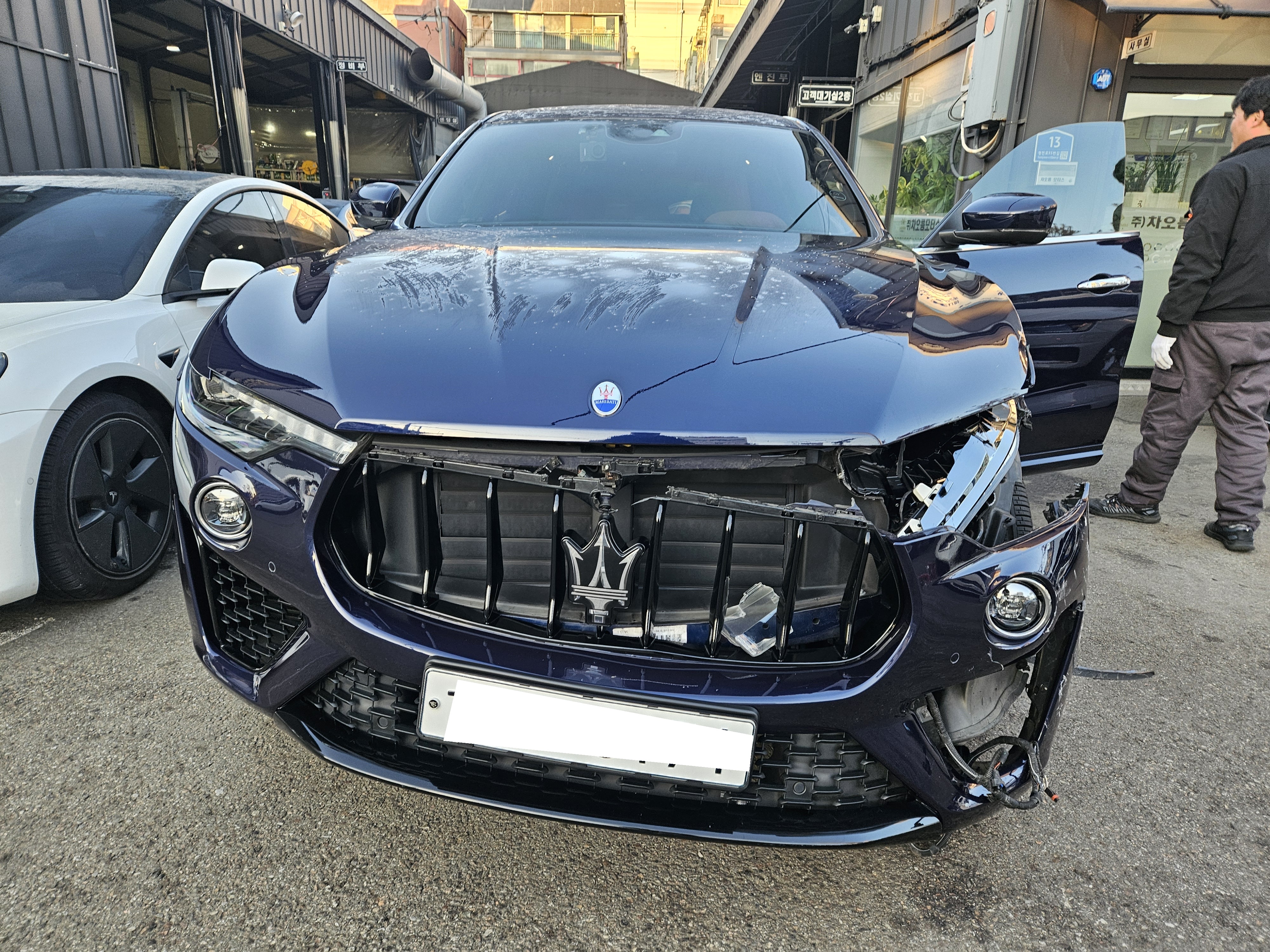 [Reserved]2019 Maserati Levante 3.0 S AWD GranSport (328884) pre-producted