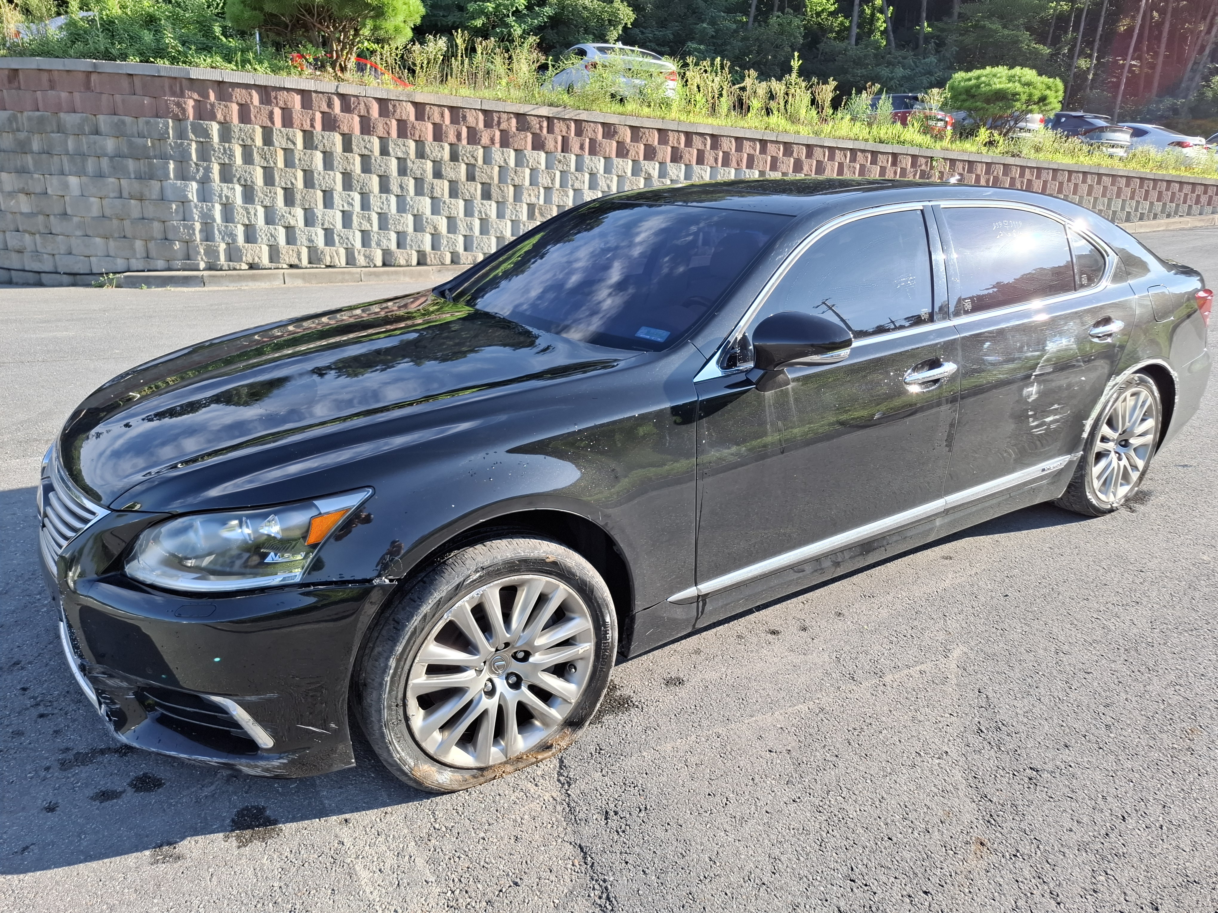 2016 Lexus LS600hL (S/N: 019613)