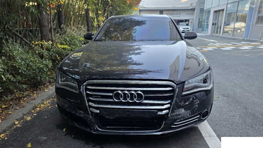 2012 Audi New A8 4.2 FSI Quattro (018652) pre-producted