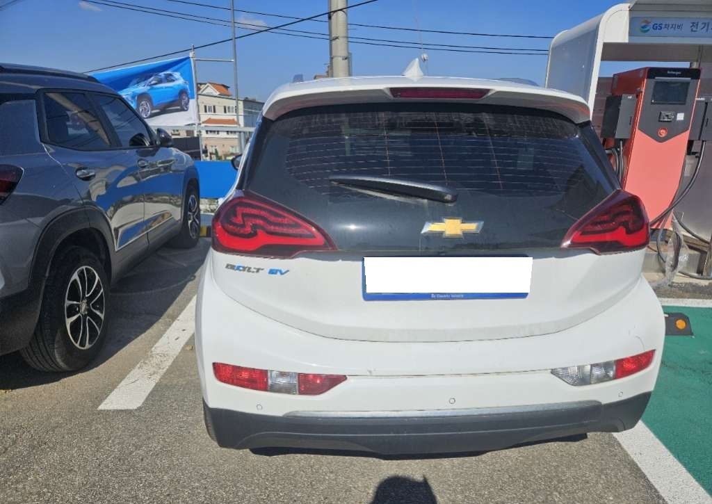 2018 Bolt EV Premier (121058) pre-producted