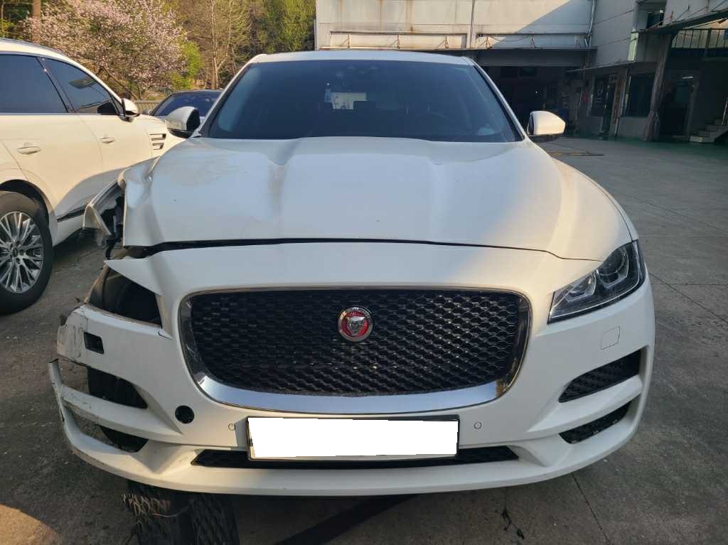 [Reserved]2017Jaguar F-PACE 20d AWD Portfolio (895348) pre-producted