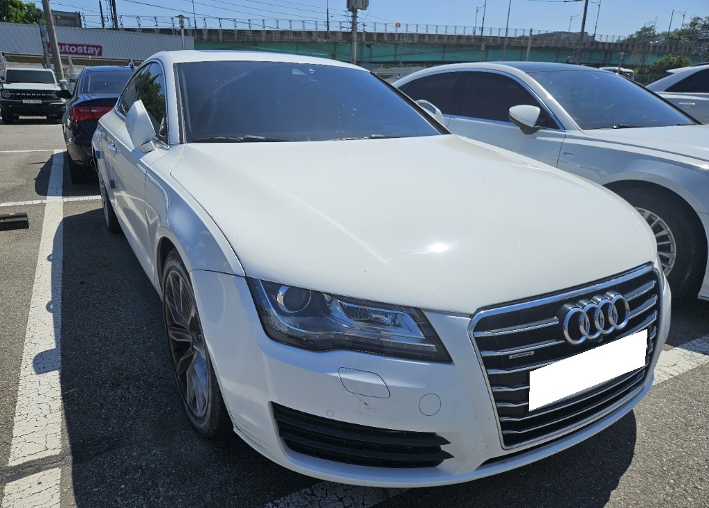 2014 Audi A7 3.0 TFSI quattro entry (011111) pre-producted