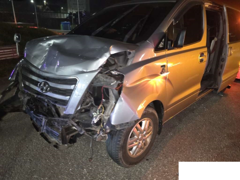 2016 Grand Starex van modern (806101) pre-producted