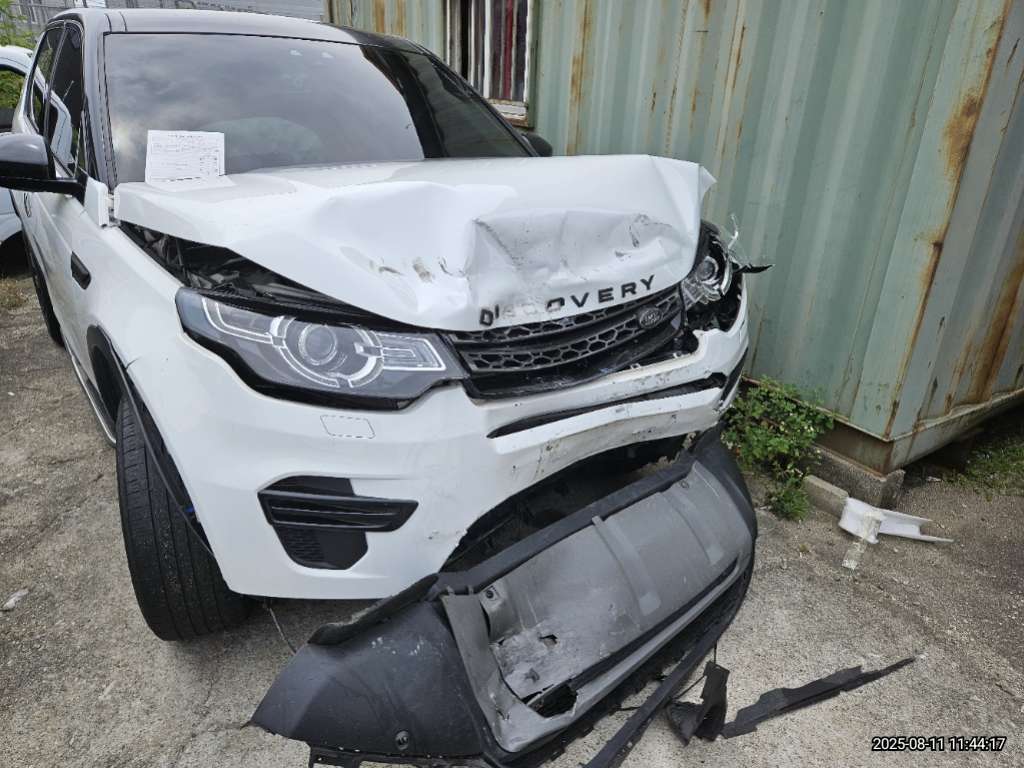 2016 Land Rover Discovery Sport 2.0 TD4 HSE Luxury (604759) pre-producted