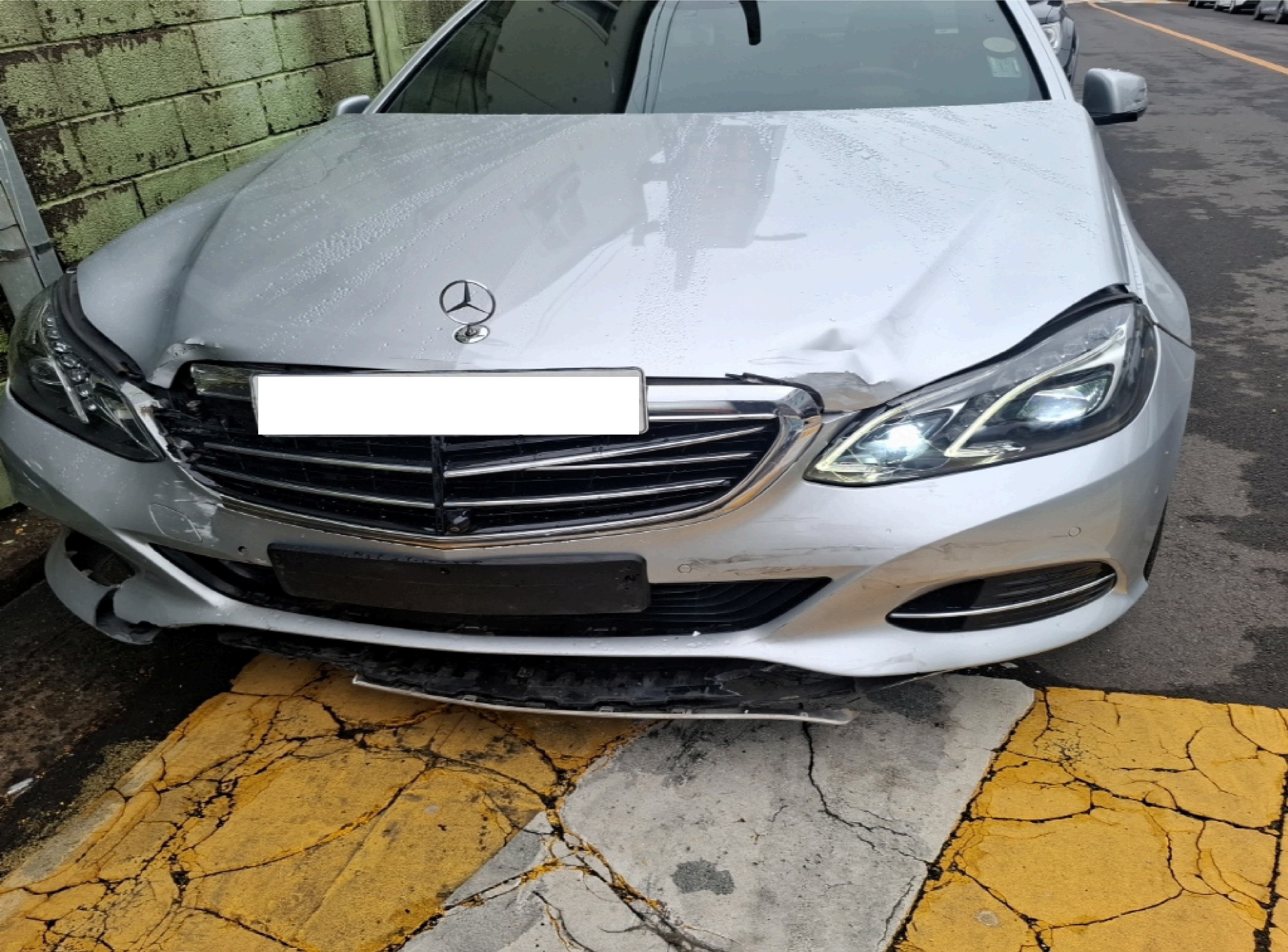 2015 Benz E-Class W212 E300 Elegance (123206) pre-producted