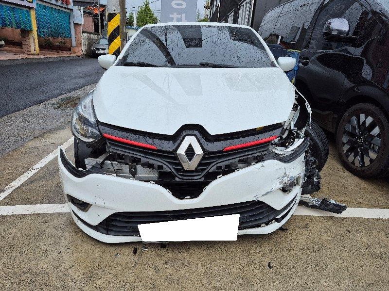 2018 Clio 1.5 Intens (293890) pre-producted