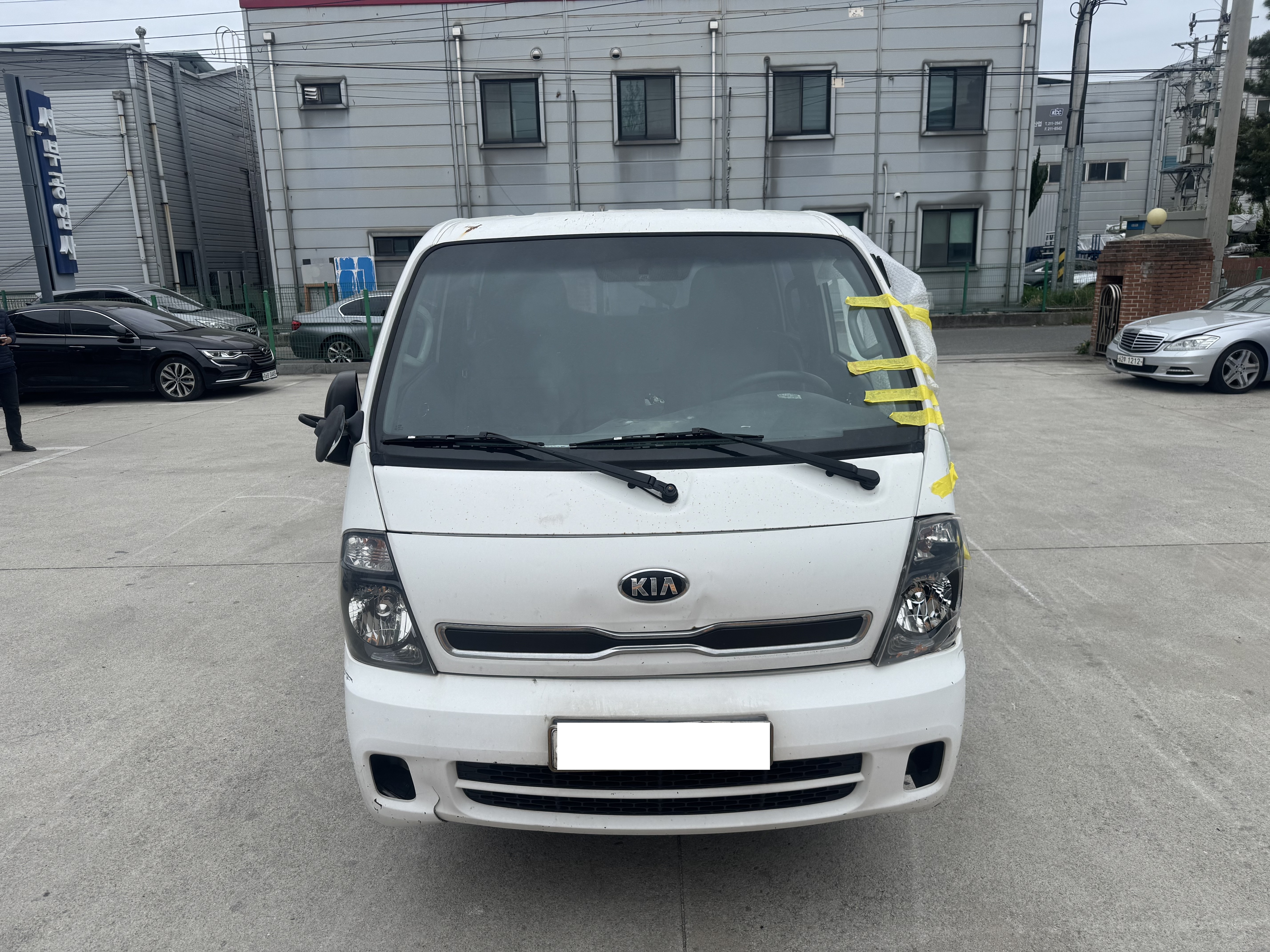 2013 Bongo 3 Double Cab (813786) pre-producted