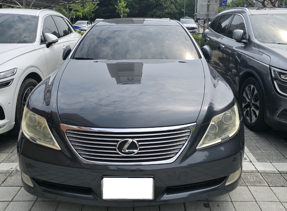 2007 Lexus LS460 STD (044758) pre-producted