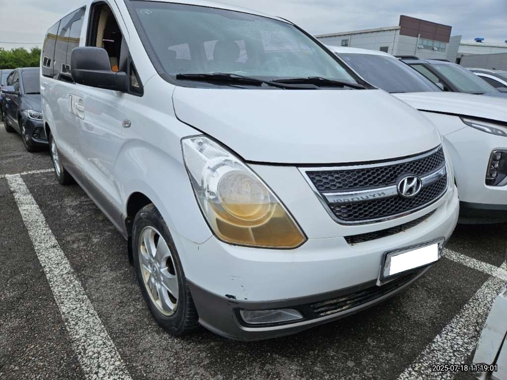 2012 Grand Starex Wagon CVX Premium (406534) pre-producted