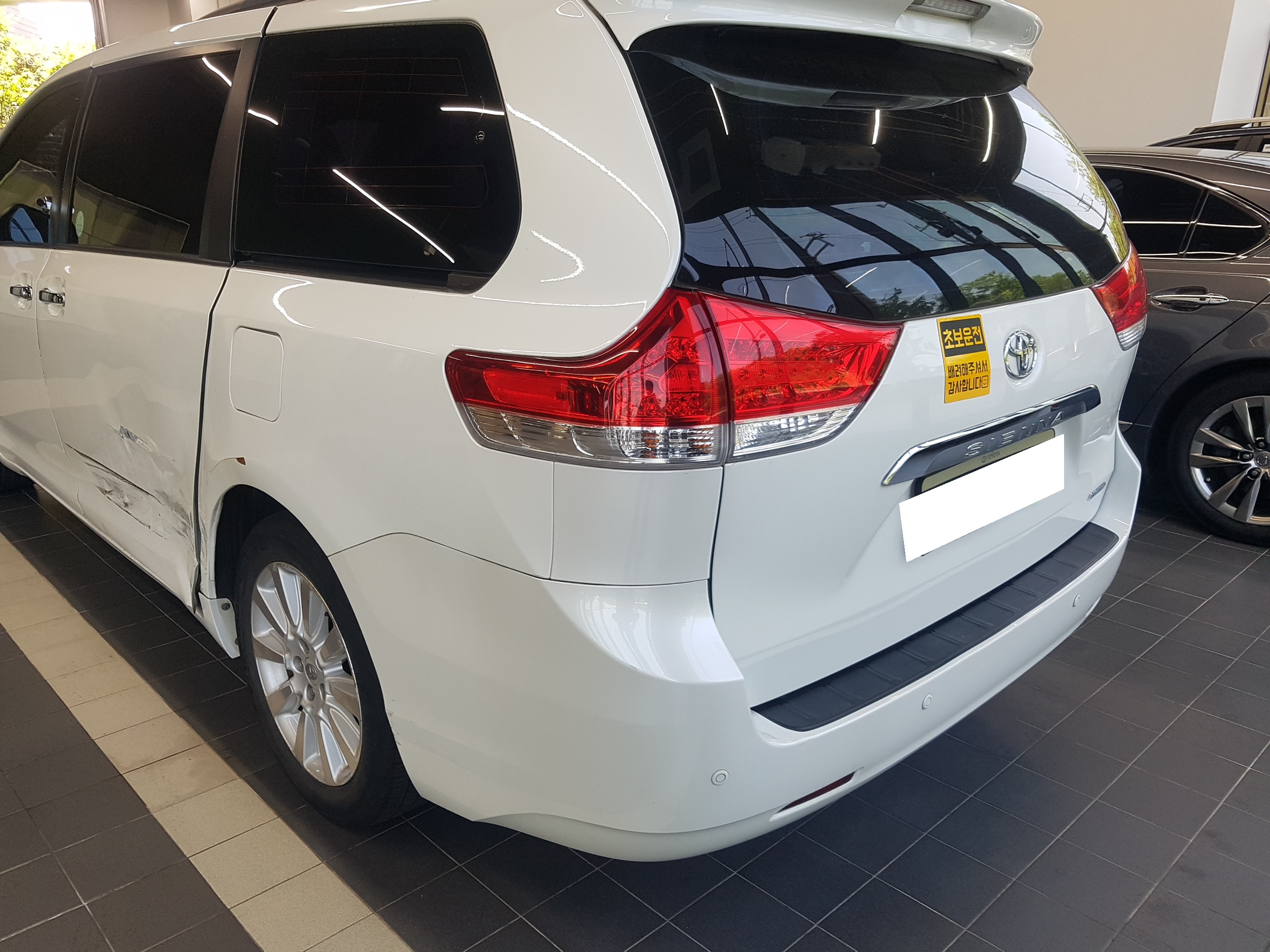 [Auction] 2012 Toyota Sienna 3.5(251241) pre-producted