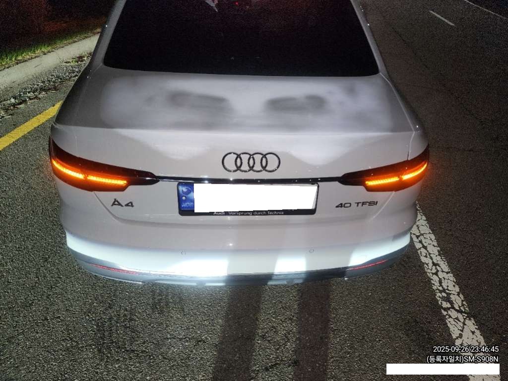 [Reserved]2023 Audi A4 (B9) 40 TFSI (014073) pre-producted