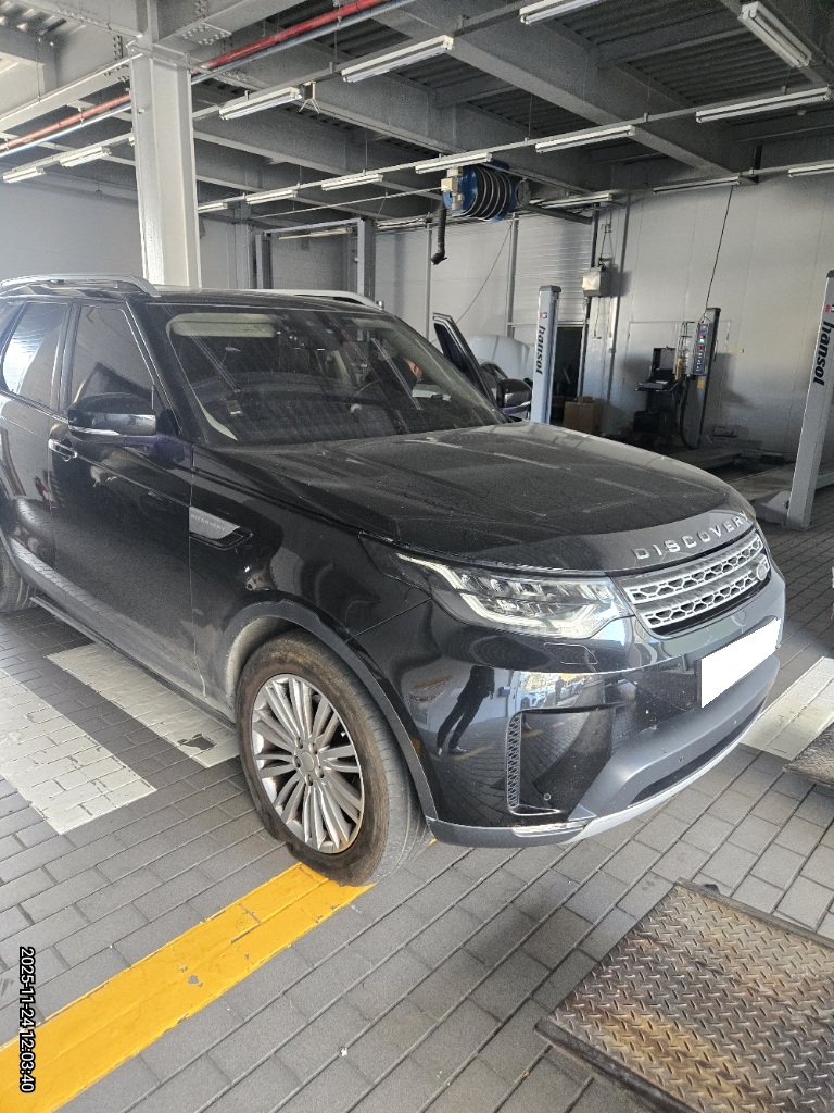 2017 Land Rover Discovery 5 3.0 TD6 HSE Luxury (033140) pre-producted