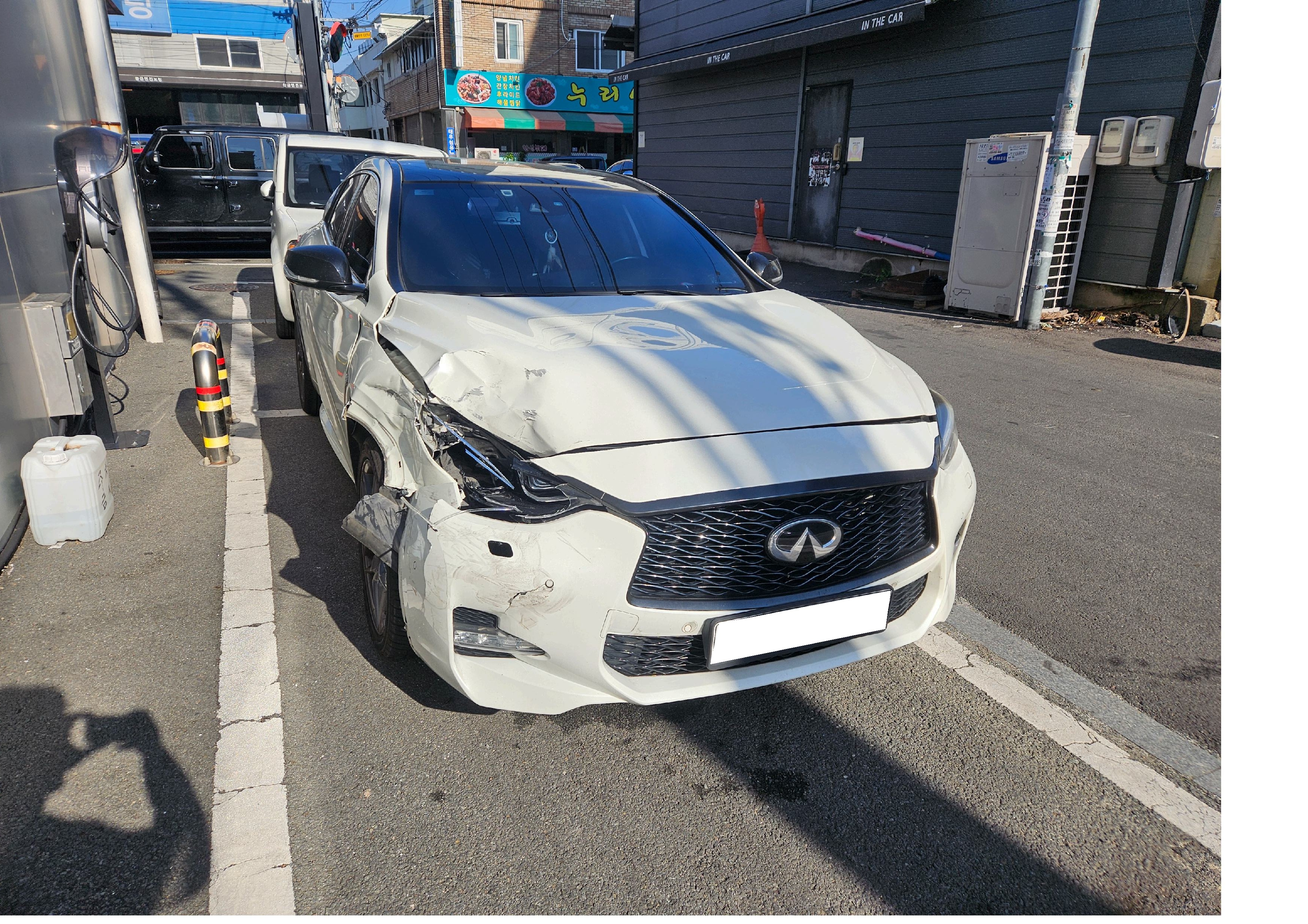 2017 Infiniti Q30 2.0 Premium (060543) pre-producted