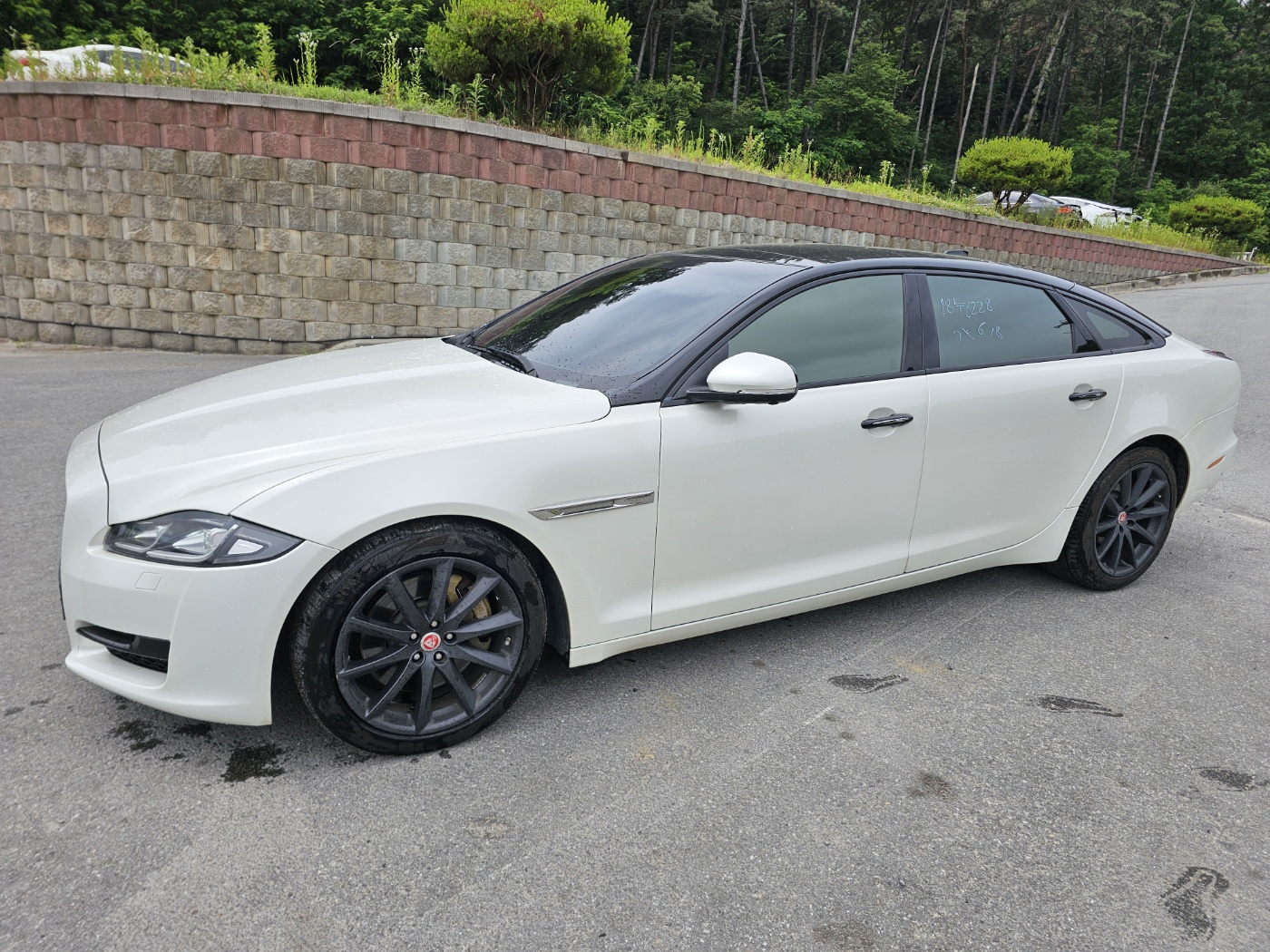 2016 Jaguar XJ (X351) 3.0D Premium Luxury (S/N: V99987)