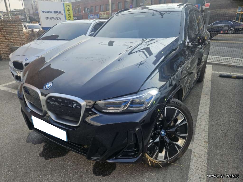 [Reserved]2023 BMW iX3 M Sport (A29420) pre-producted