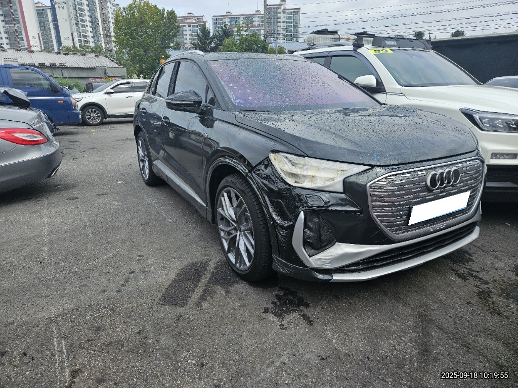 [Reserved]2025 Audi Q4 e-tron 45 (068662) pre-producted