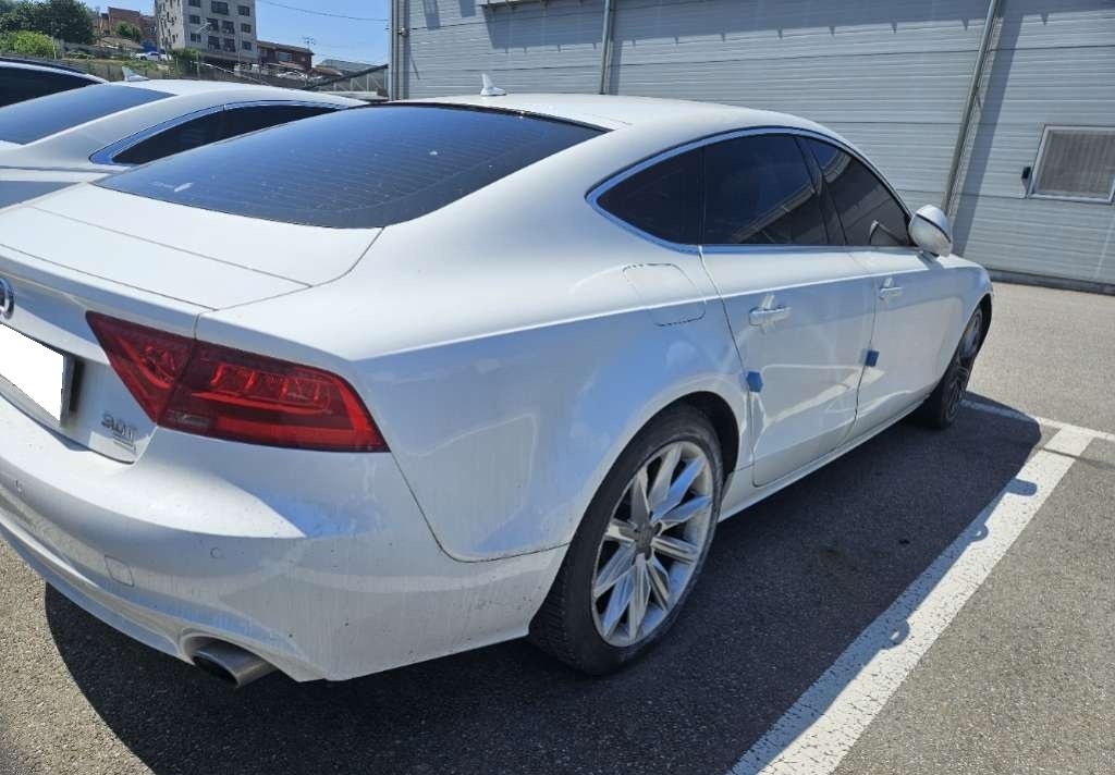 2014 Audi A7 3.0 TFSI quattro entry (011111) pre-producted