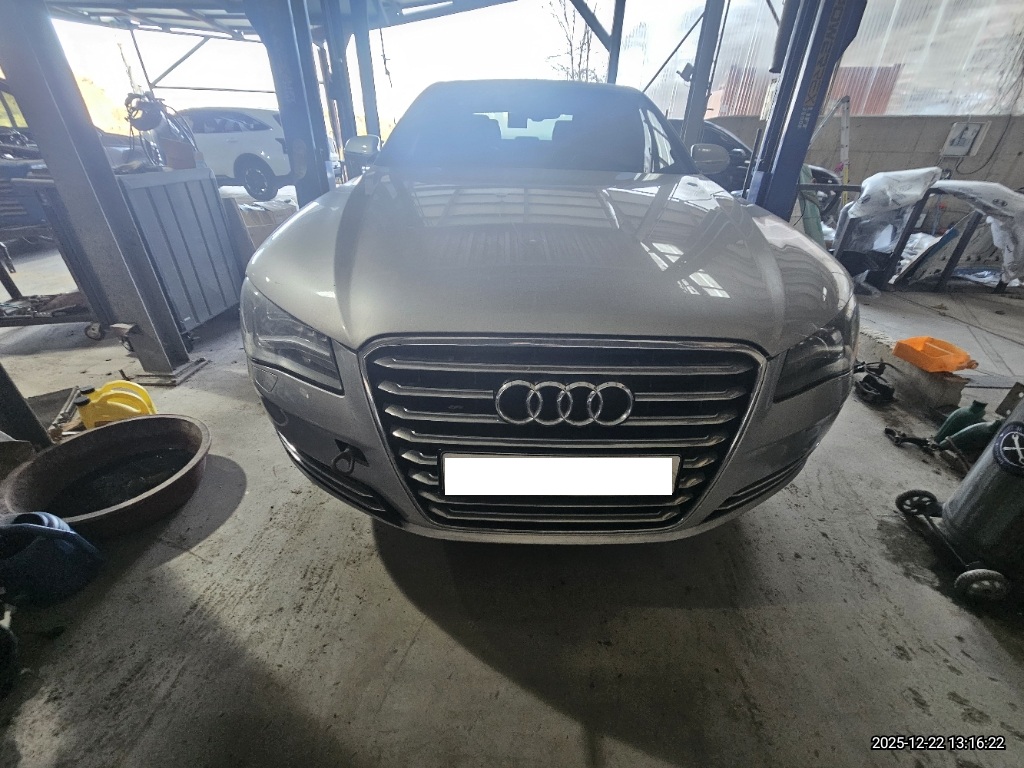 2011 Audi New A8 4.2 FSI Quattro (008628) pre-producted