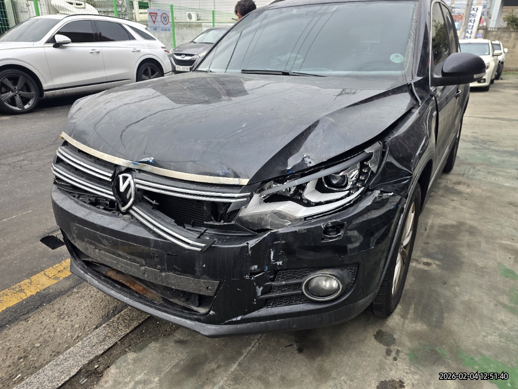 2016 Tiguan 2.0 TDI Premium BMT (549301) pre-producted