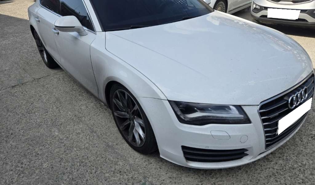 2013 Audi A7 3.0 TFSI quattro entry (055591) pre-producted