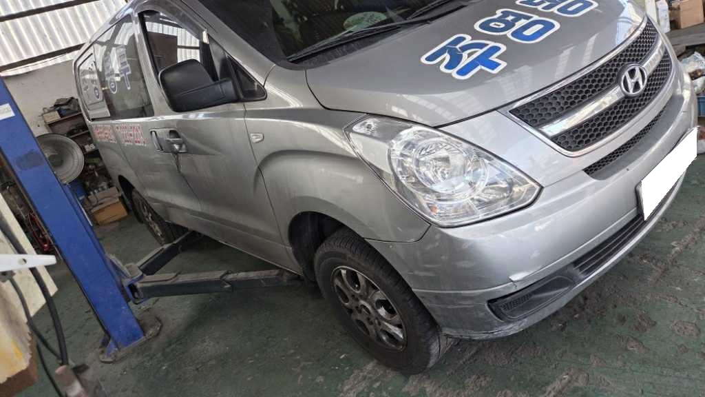 2013 Grand Starex CVX Luxury Van (525837) pre-producted