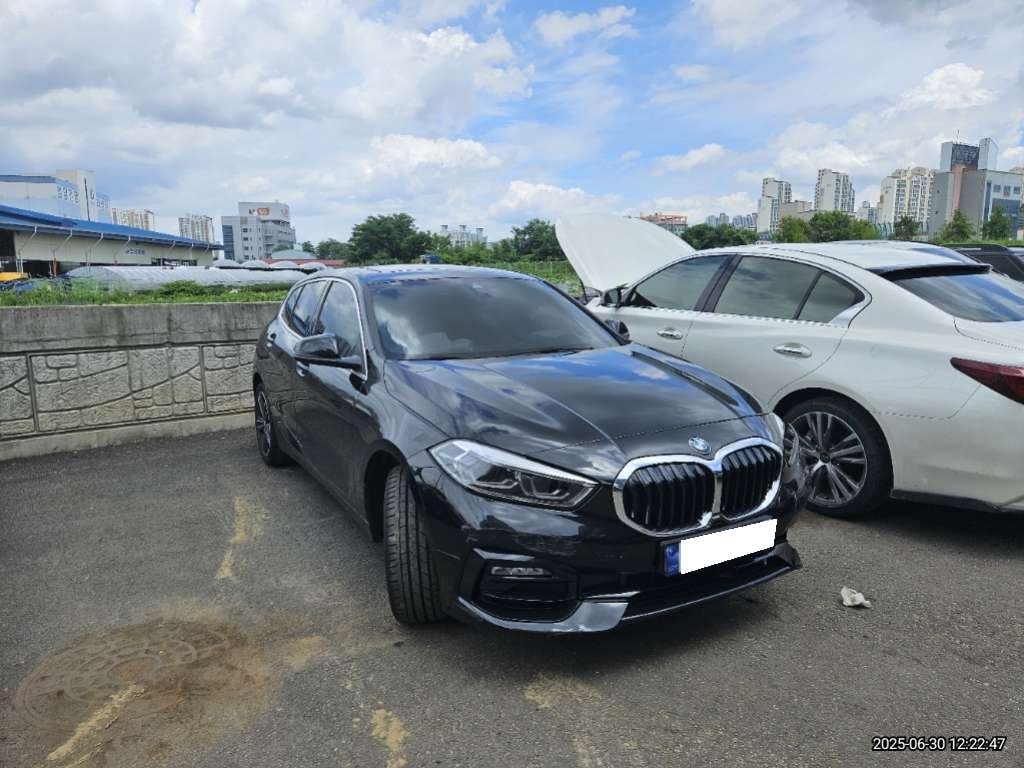 2024 BMW 1 Series (F40) 120i M Sport (N16589) pre-producted