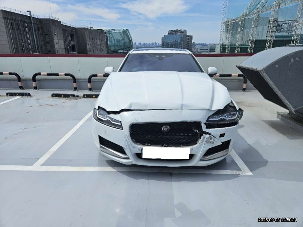 2019 Jaguar XF (X260) 2.0D Prestige (Y74028) pre-producted