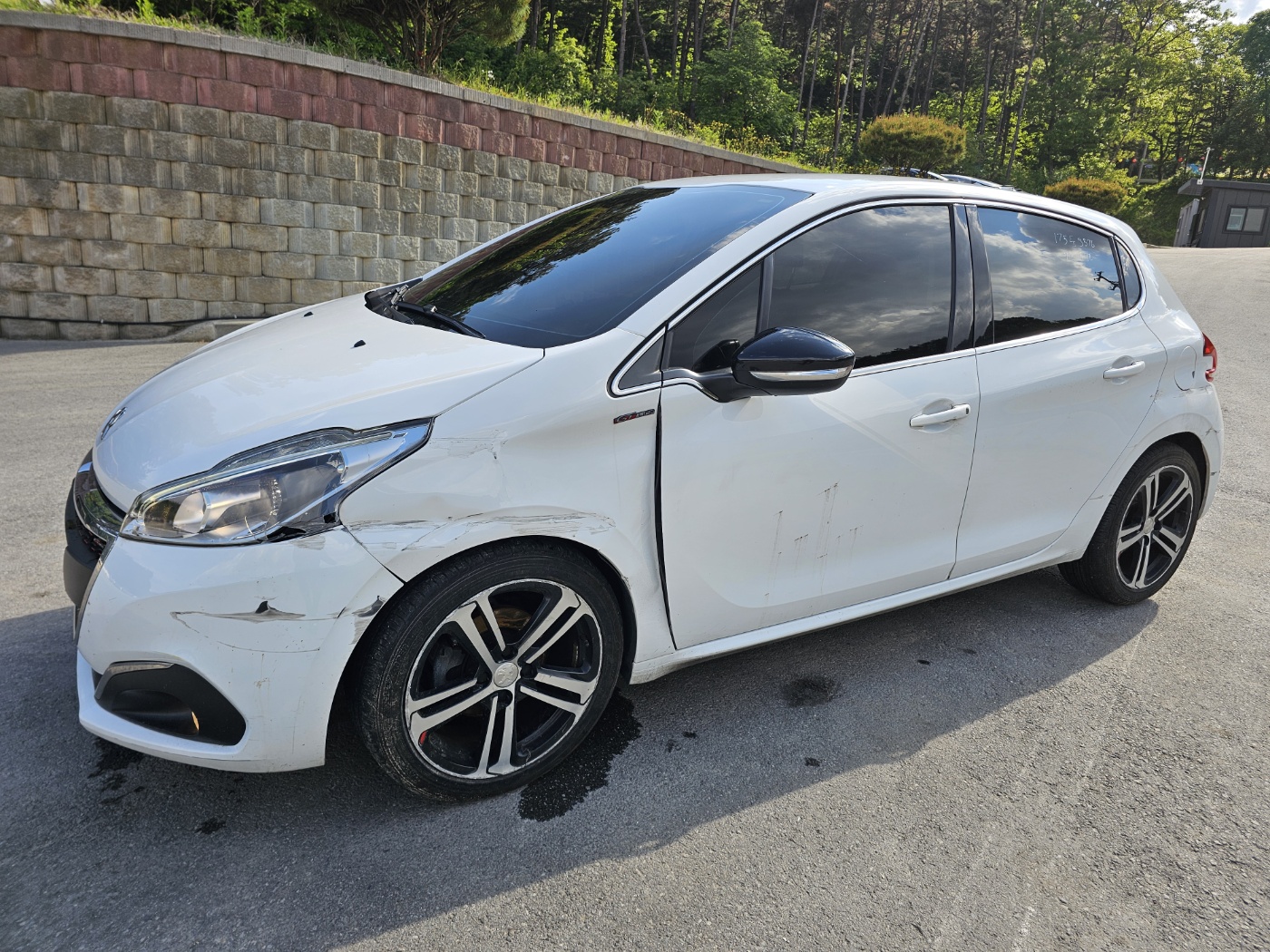 2017 Peugeot 208 1.6 5-door BlueHDi Allure (S/N: 002646)