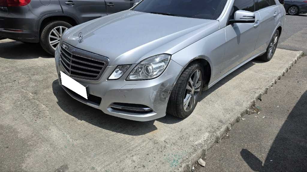2013 Benz E-Class W212 E250 CDI 4MATIC (767772) pre-producted