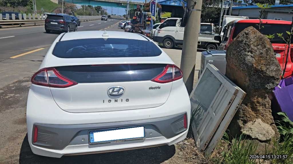 2018 Ioniq Electric Q (023941) pre-producted