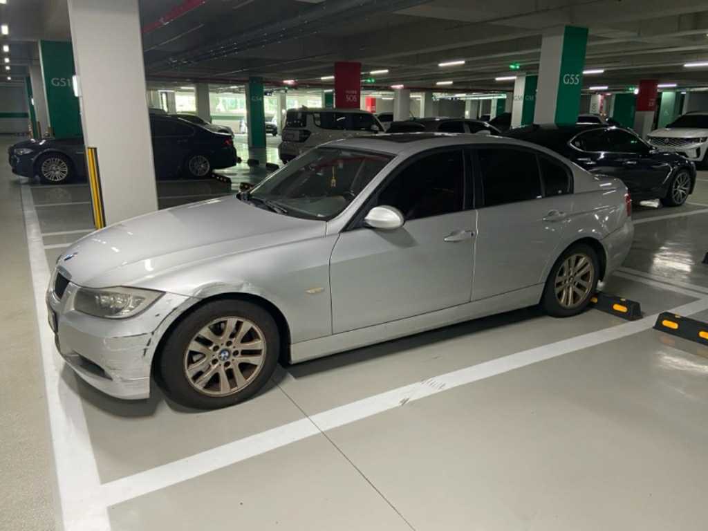 2007 BMW 3 Series (E90) 320i (049724) pre-producted