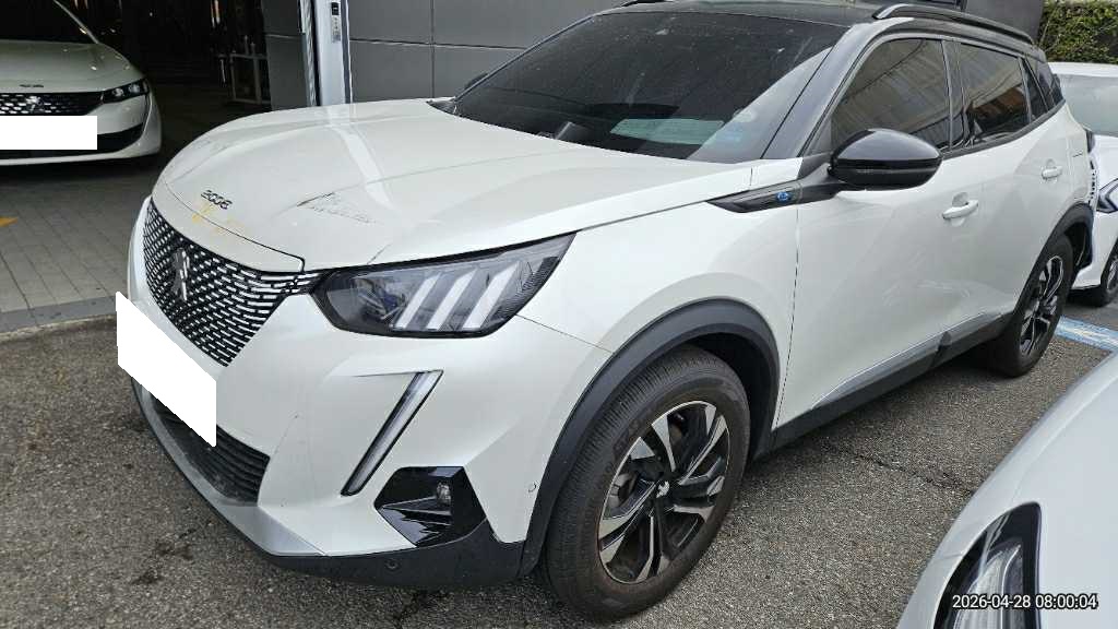 2023 Peugeot e-2008 GT Line (518507) pre-producted
