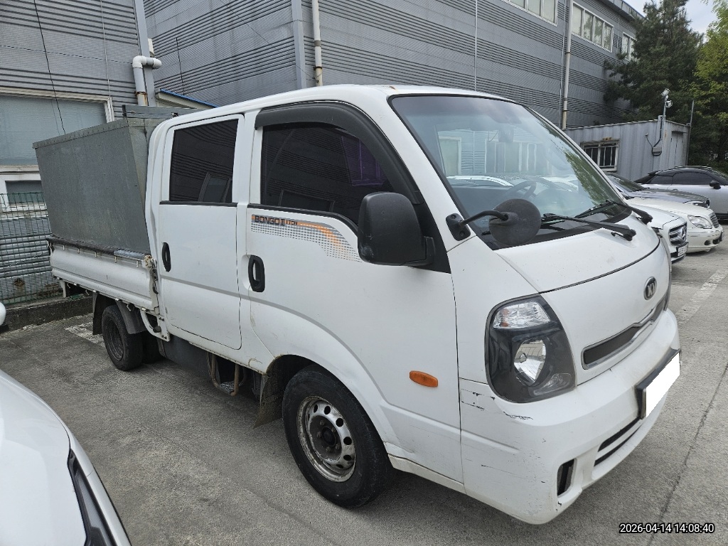 2013 Bongo 3 Double Cab (813786) pre-producted