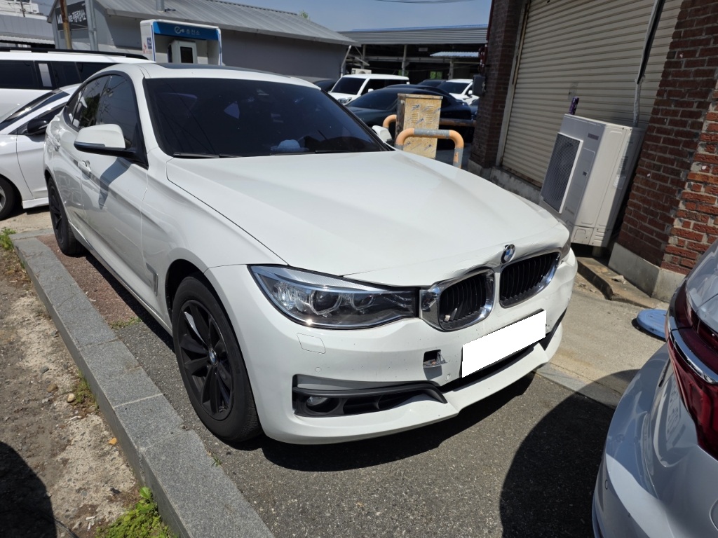 [Reserved]2014 BMW 3 Series GT (F34) GT 320D xDrive (657364) pre-producted