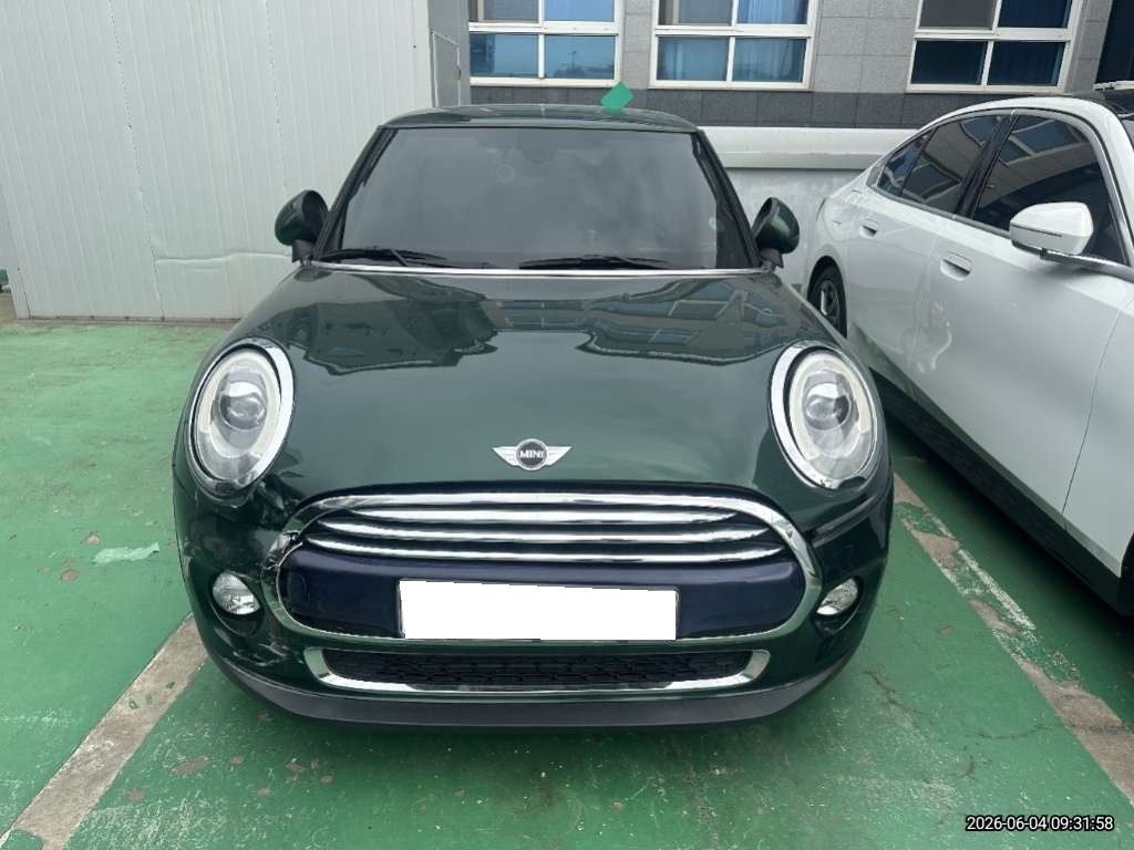 2014 Mini Cooper SE (923138) pre-producted