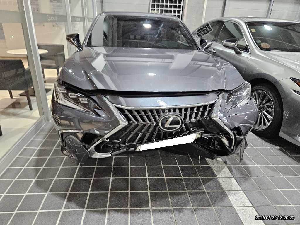 [Reserved]2023 Lexus ES300h 7th Gen Executive (017743) pre-producted