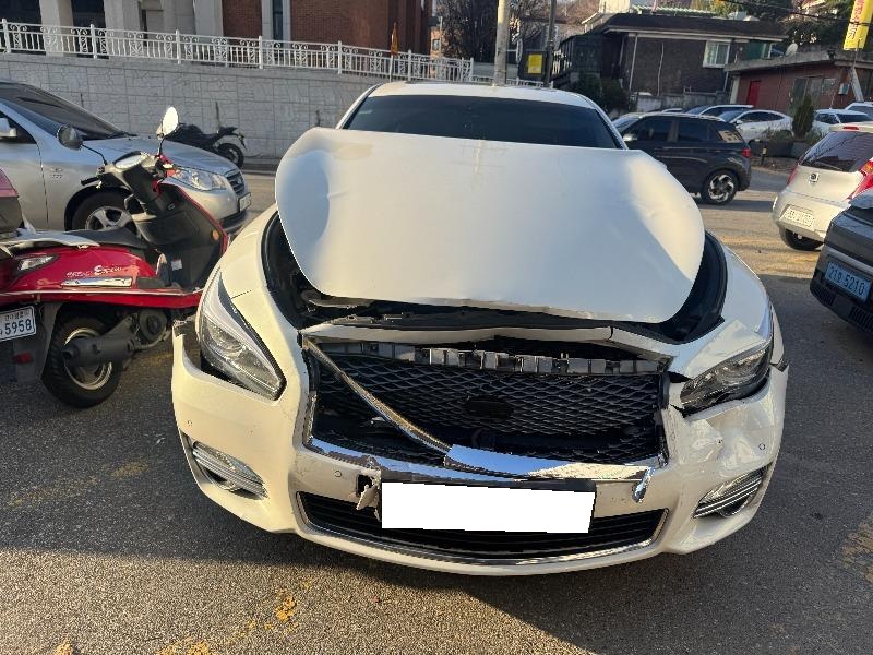 2015 Infiniti Q70 3.7AWD (570028) pre-producted