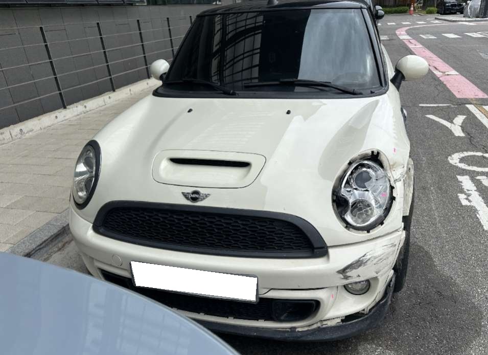 2015 MINI Cooper S Convertible (281674) pre-producted