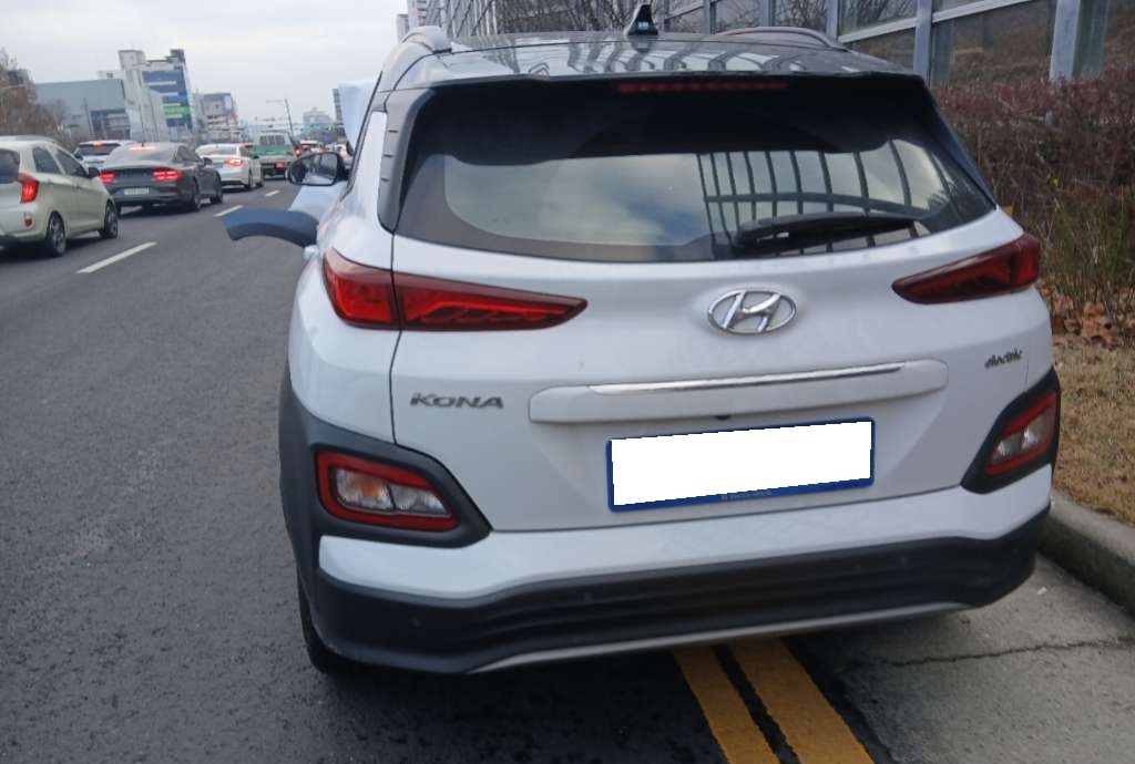 2019 Kona Electric Premium (048606) pre-producted