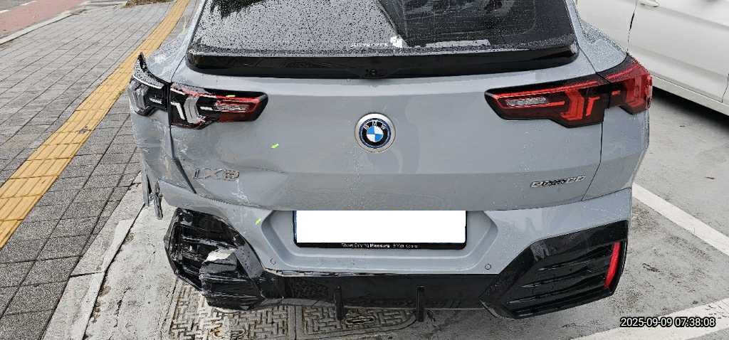 2025 BMW iX2 eDrive20 (049784) pre-producted